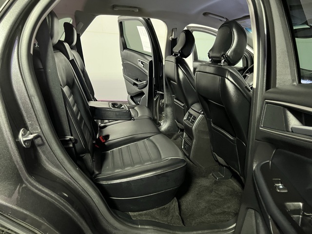 2018 Ford Edge SEL photo 25
