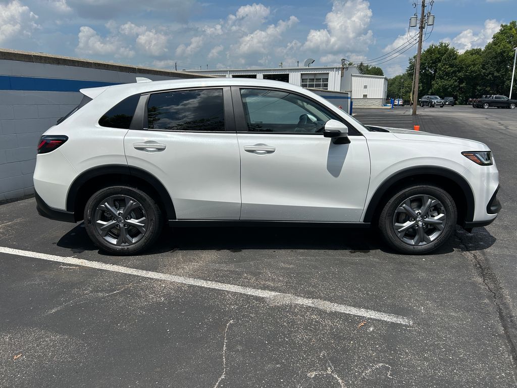 2026 Honda HR-V LX photo 4