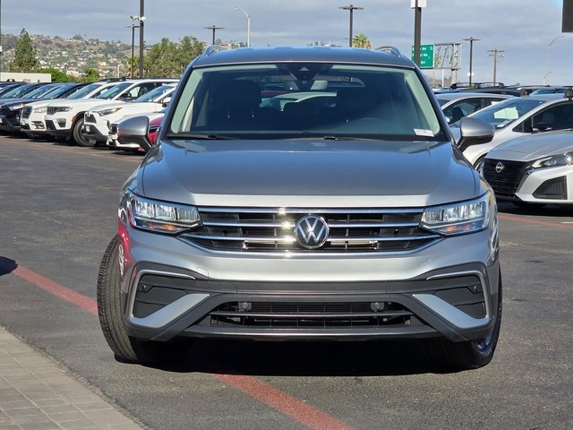 2023 Volkswagen Tiguan SE photo 3