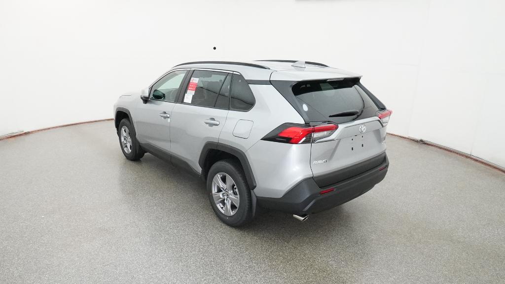 2025 Toyota RAV4 XLE photo 13
