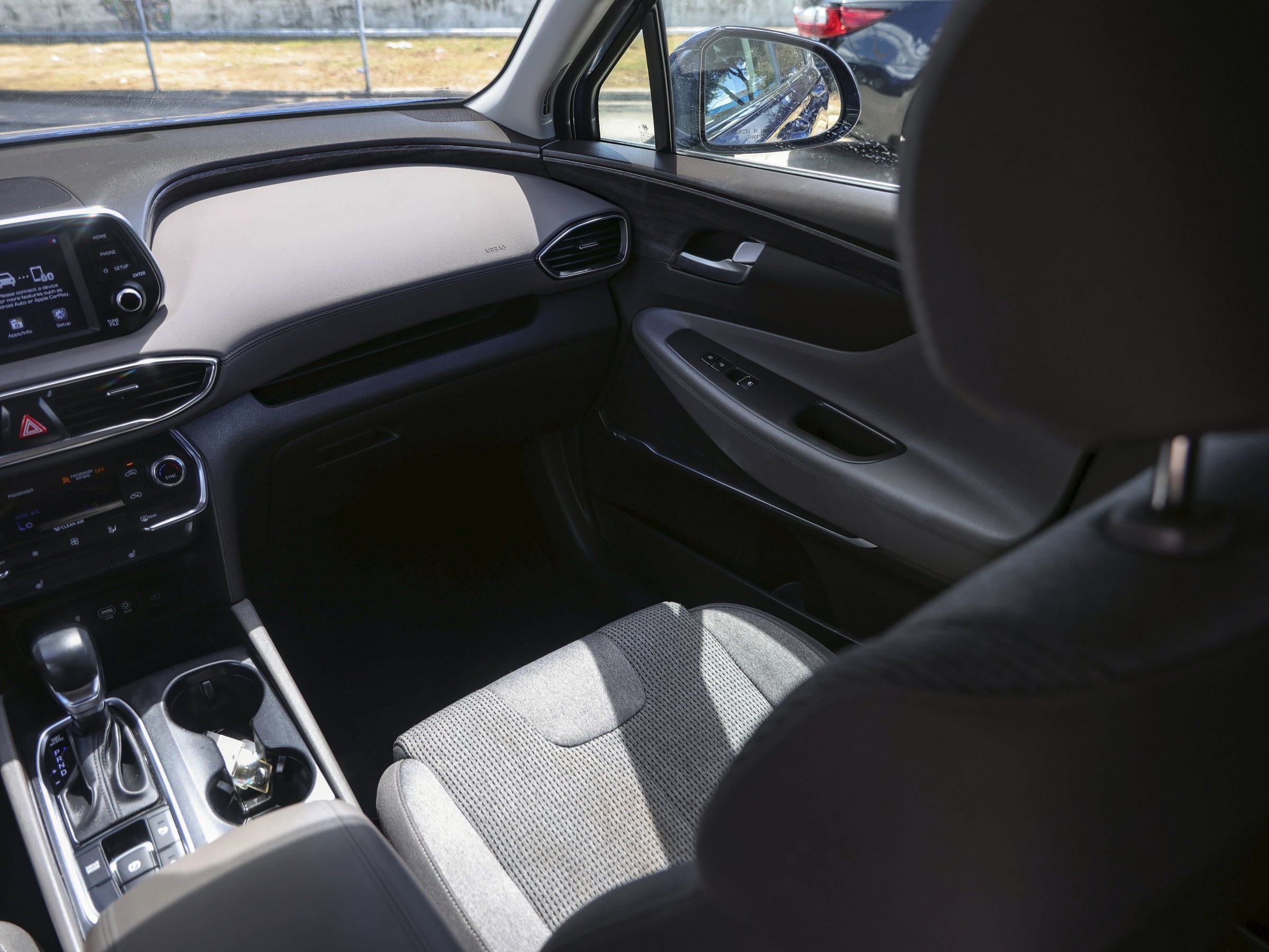 2020 Hyundai Santa Fe SEL photo 31