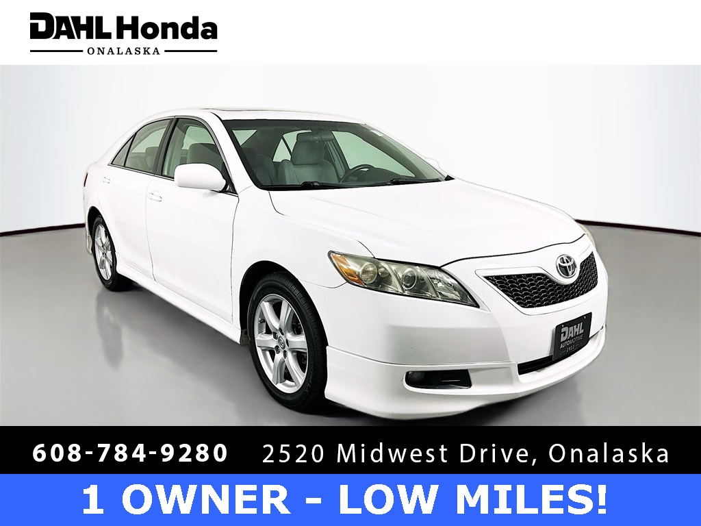 2009 Toyota Camry SE's photo