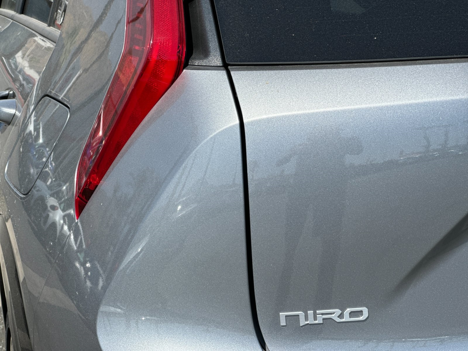 2024 Kia Niro EX Touring photo 29