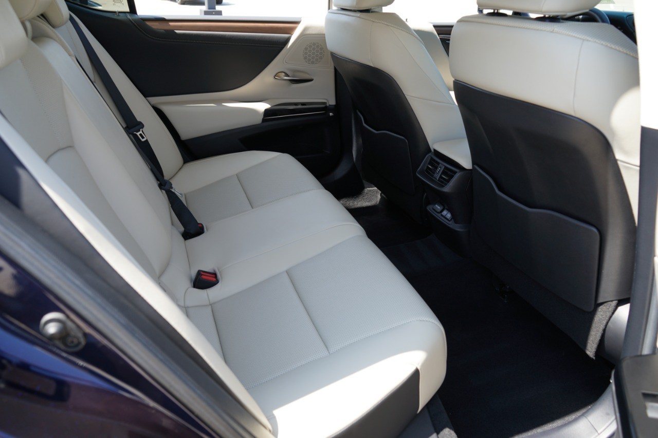 2025 Lexus ES 350 photo 29