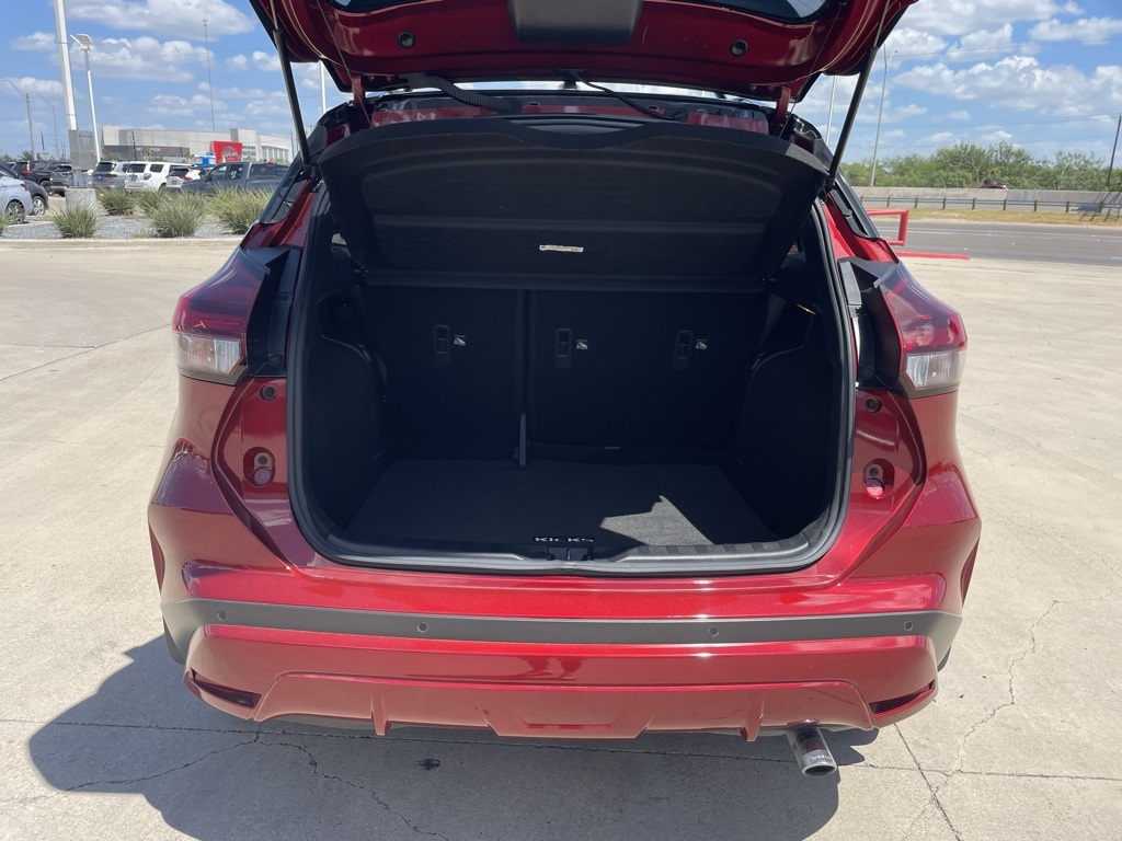 2024 Nissan Kicks SR photo 4