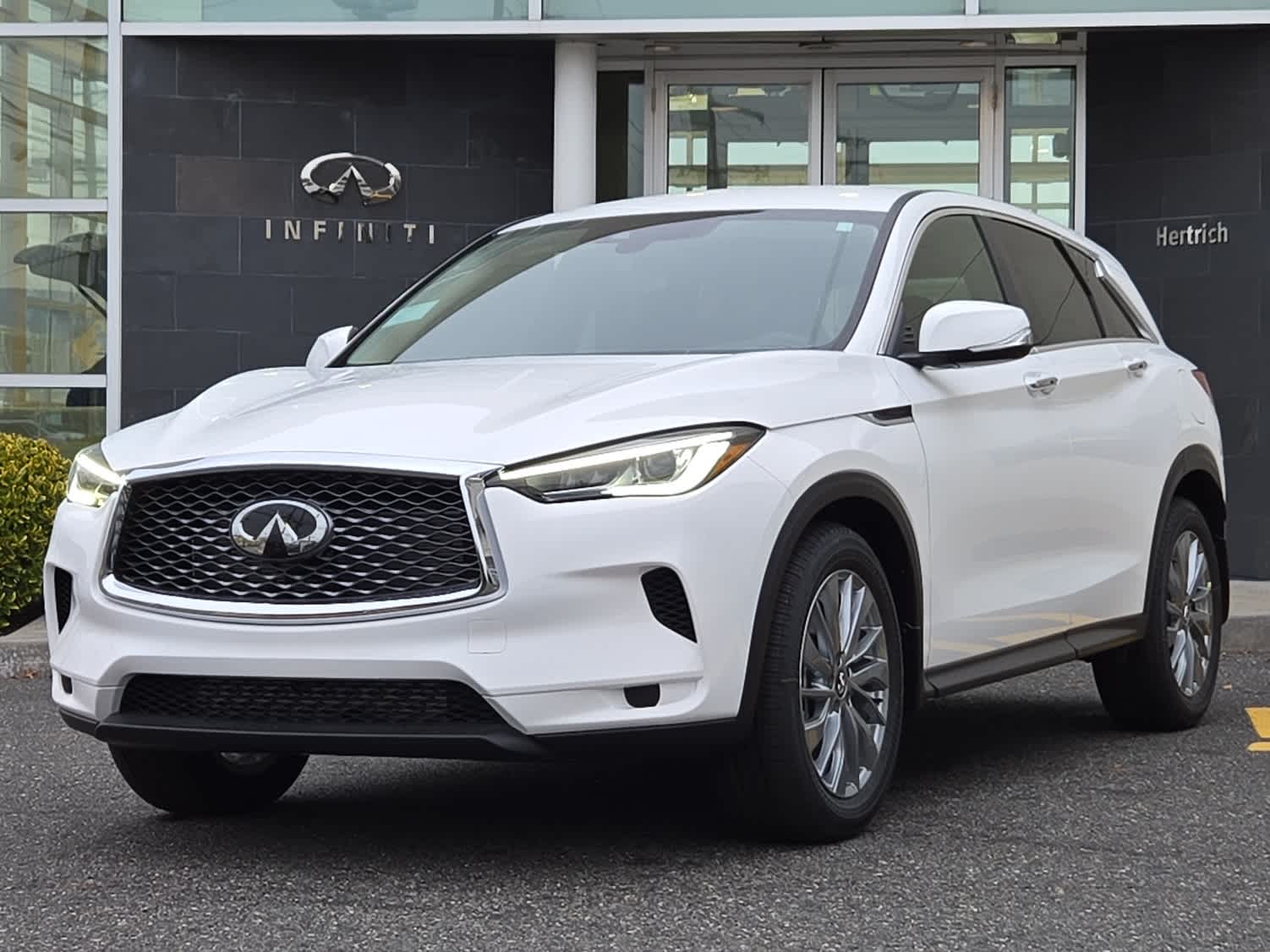 2025 INFINITI QX50 Pure's photo