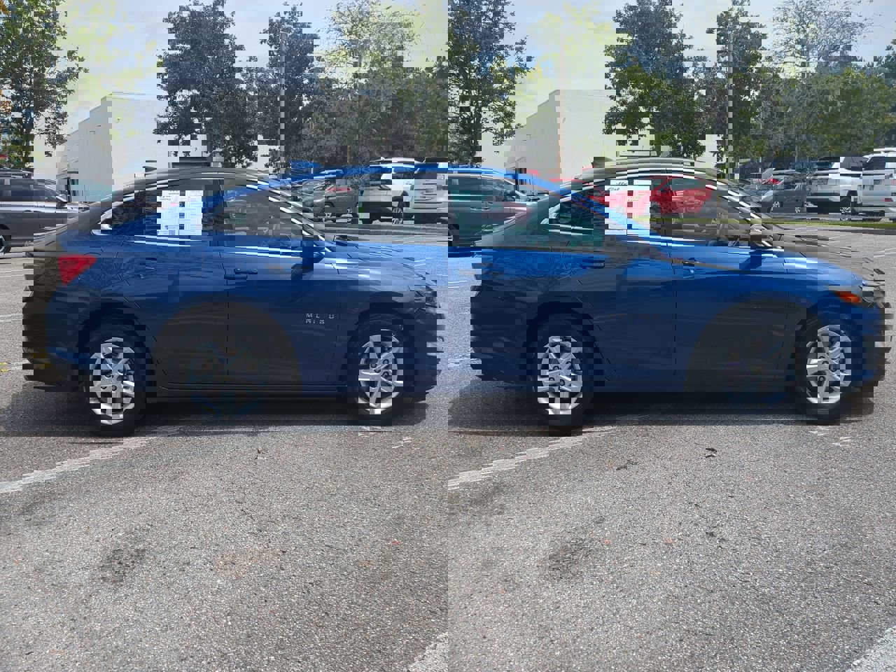 2023 Chevrolet Malibu 1LT photo 3