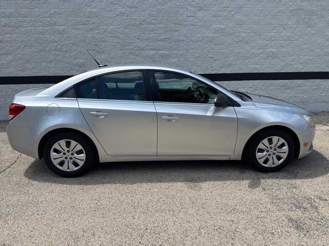 2012 Chevrolet Cruze LS photo 2