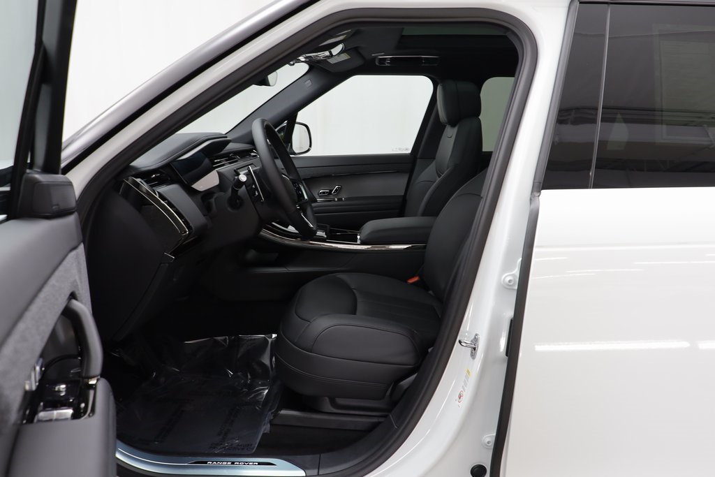 2025 Land Rover Range Rover Sport SE photo 6