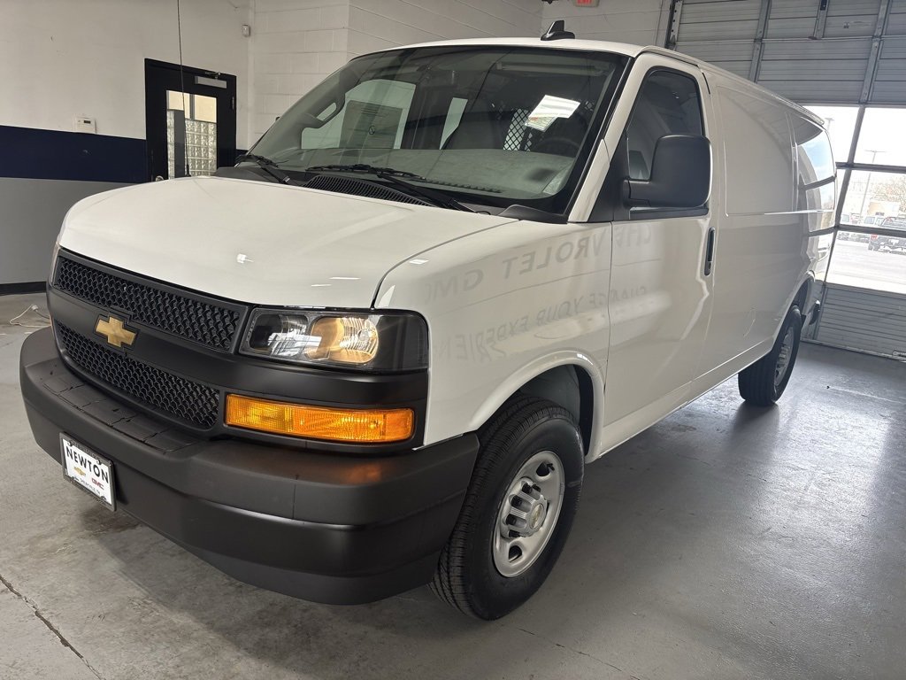 2025 Chevrolet Express Cargo 2500 photo 13