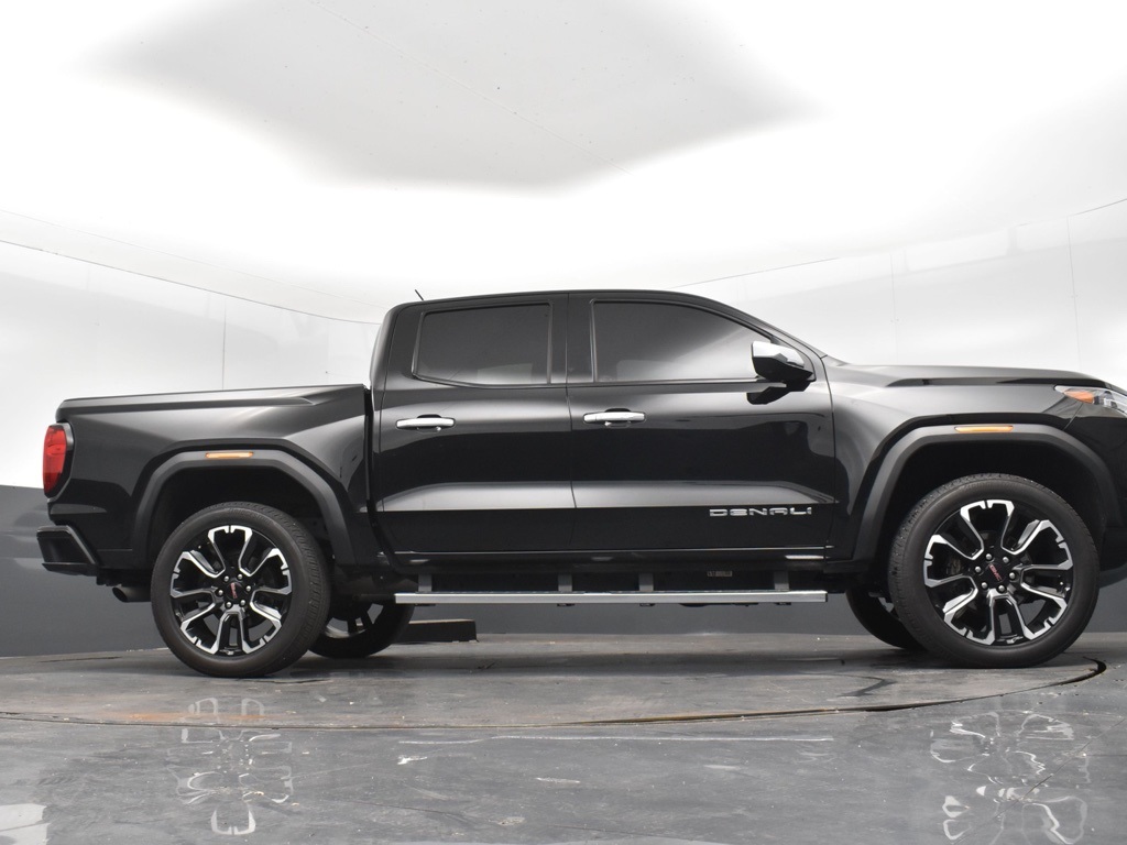 2024 Gmc Canyon Denali photo 17