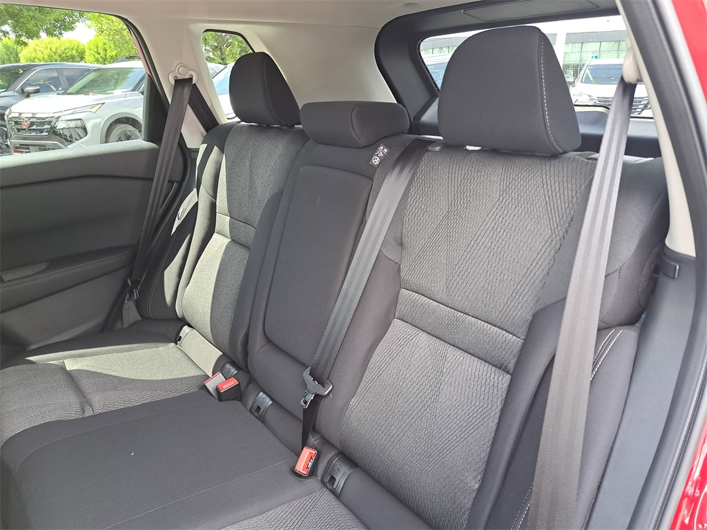2026 Nissan Rogue SV photo 13