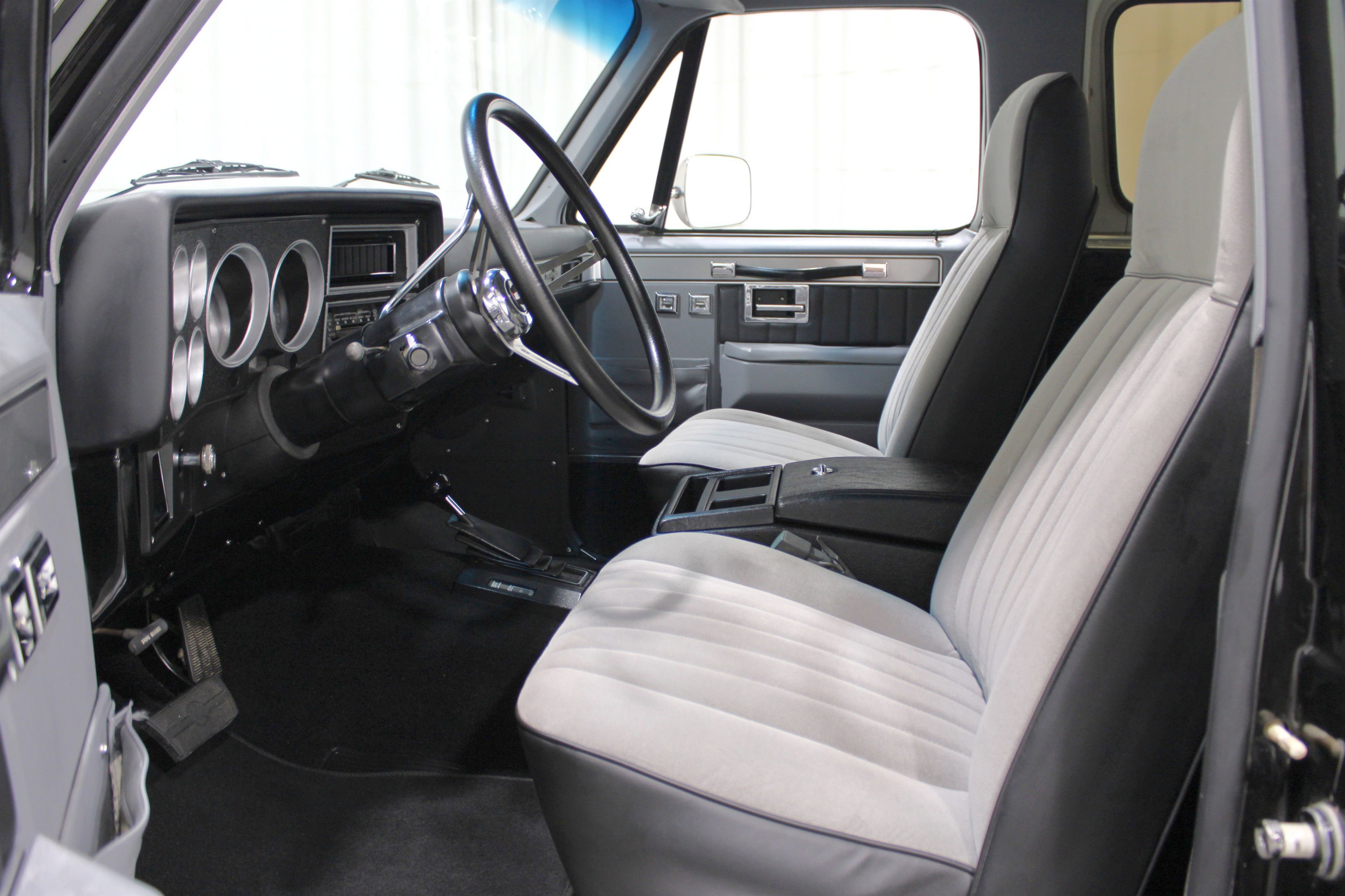 1984 Chevrolet Blazer Sport photo 3