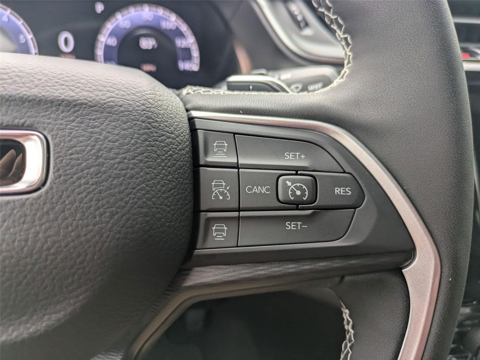 2025 Jeep Grand Cherokee Laredo X photo 14