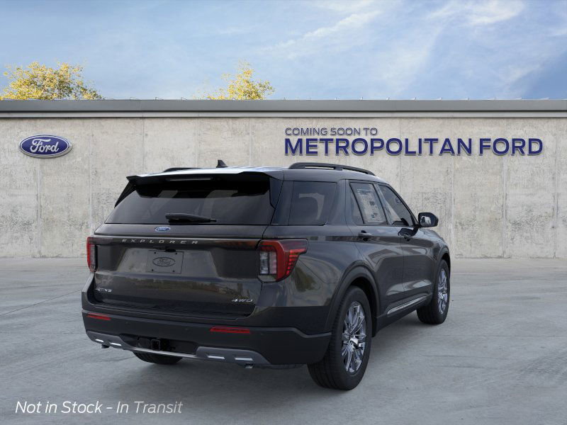 2025 Ford Explorer photo 2