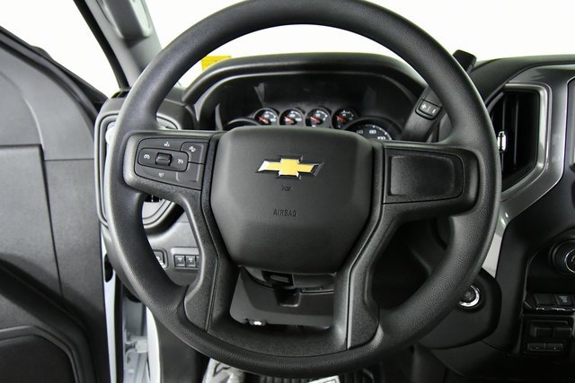 2026 Chevrolet Silverado 3500HD photo 2