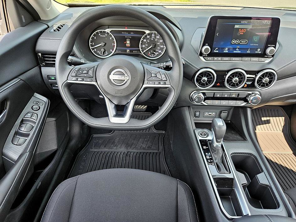2025 Nissan Sentra SV photo 9