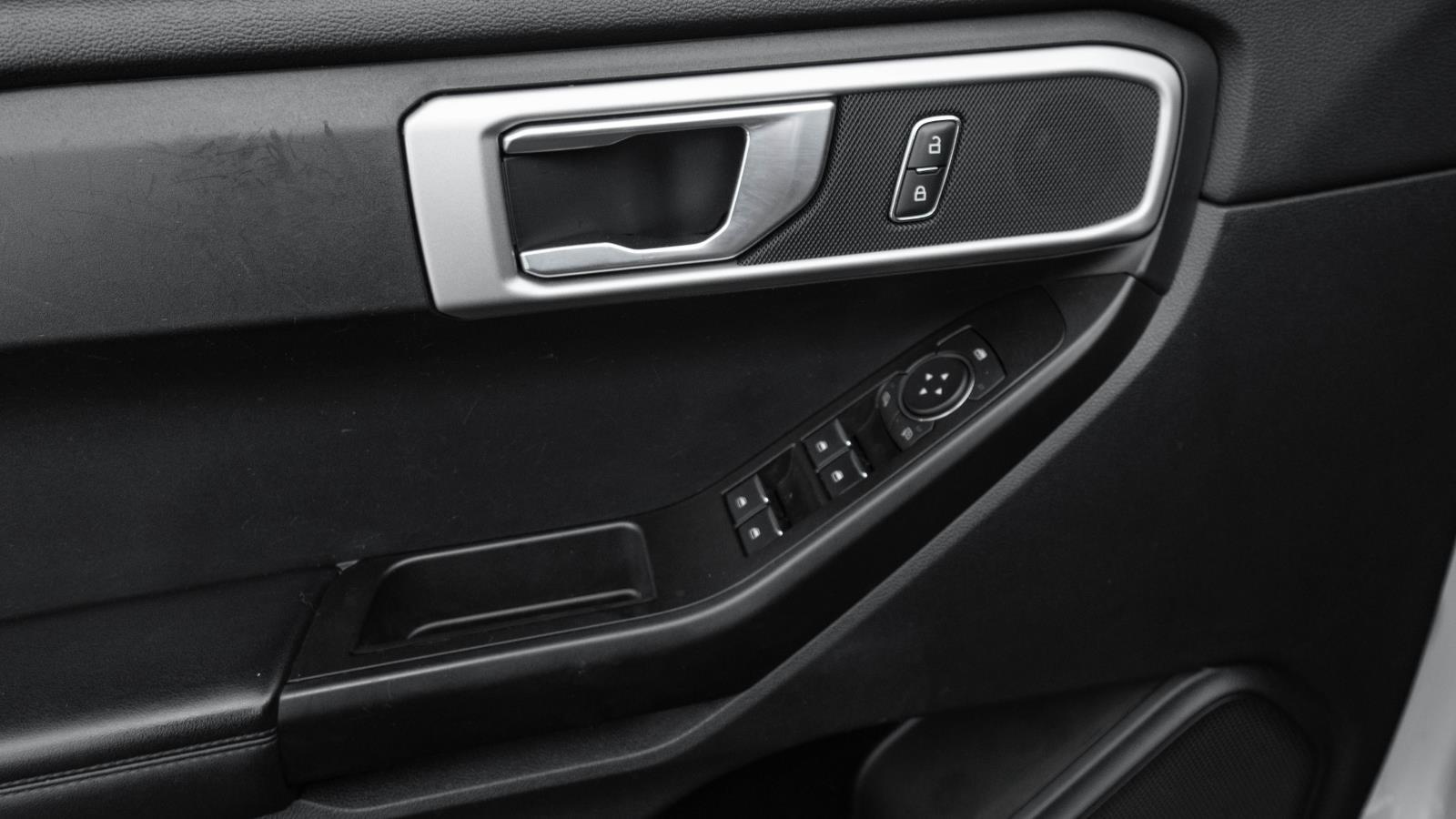2021 Ford Explorer Base photo 8