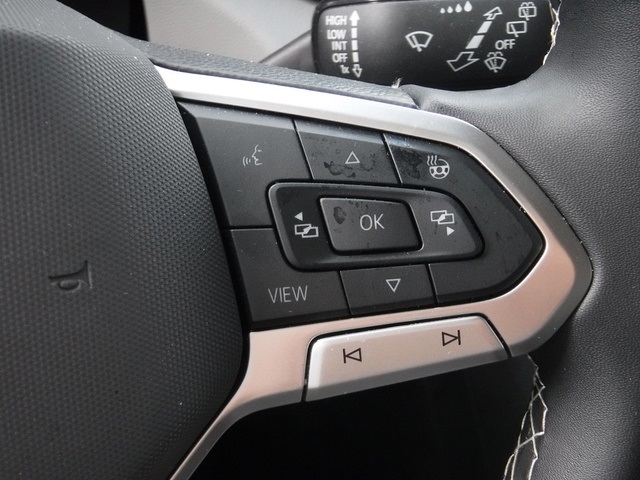 2024 Volkswagen Taos SE photo 23