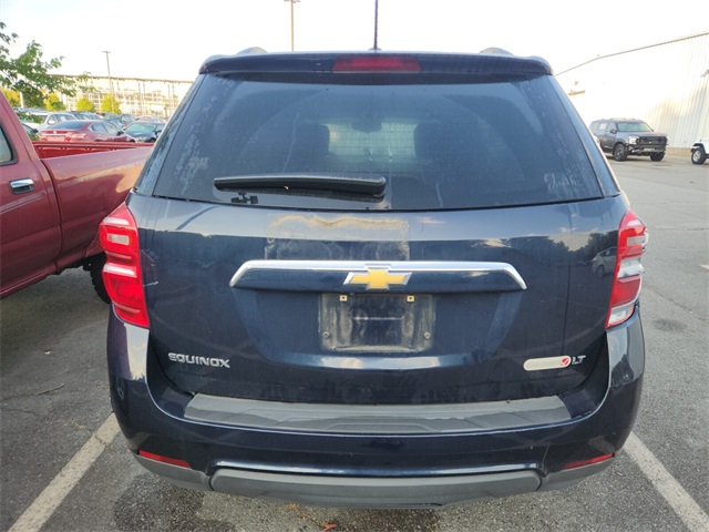 2017 Chevrolet Equinox LT photo 2