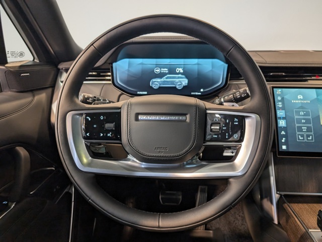 2025 Land Rover Range Rover SE photo 14