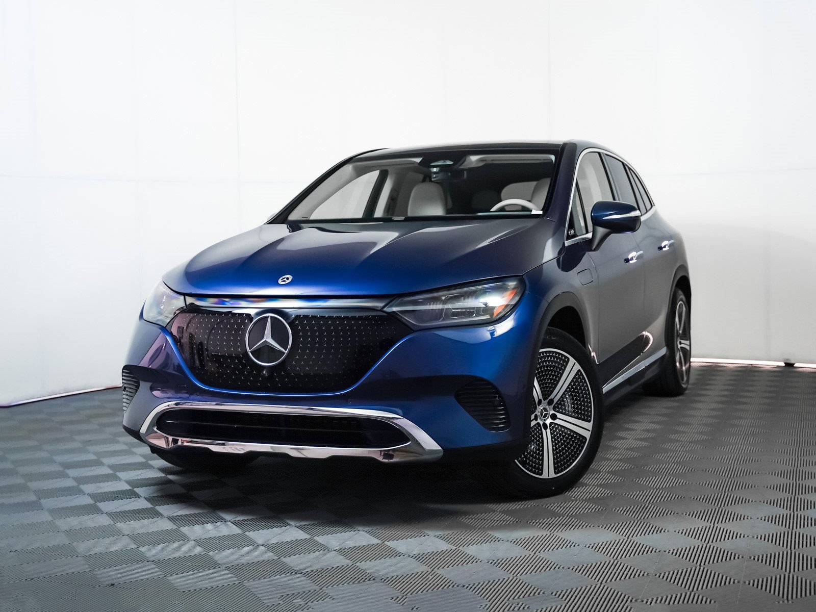 2023 Mercedes-Benz EQE SUV Base