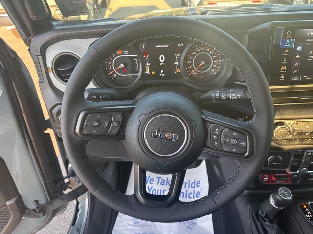 2025 Jeep Wrangler Willys photo 18