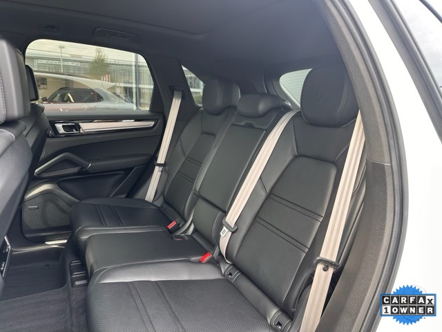 2023 Porsche Cayenne Platinum Edition photo 12