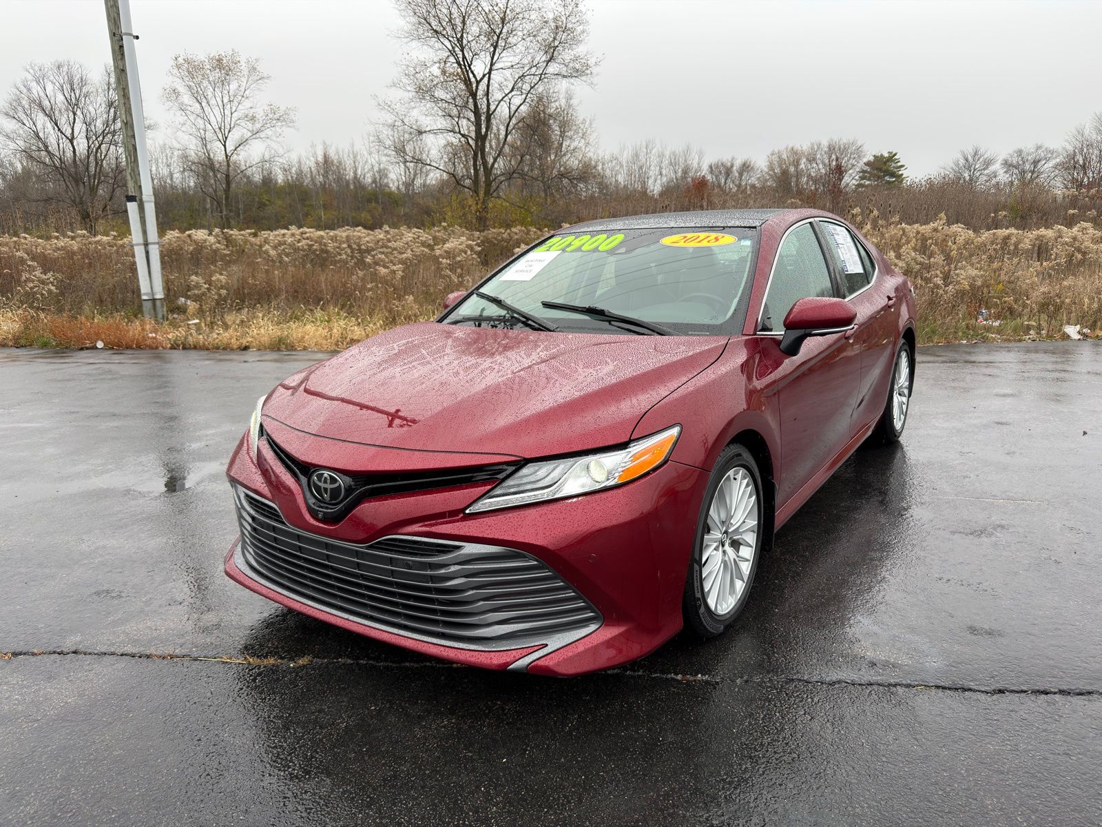 2018 Toyota Camry XLE photo 2