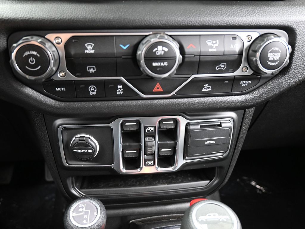 2025 Jeep Gladiator Sport S photo 17