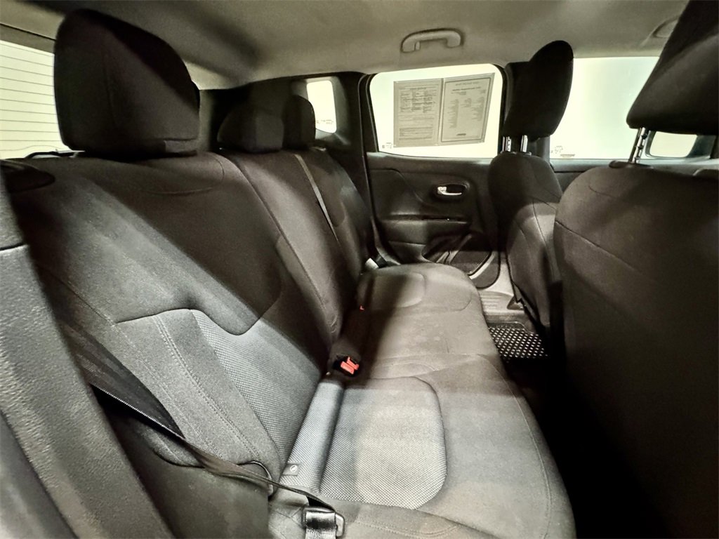 2023 Jeep Renegade Latitude Upland photo 22
