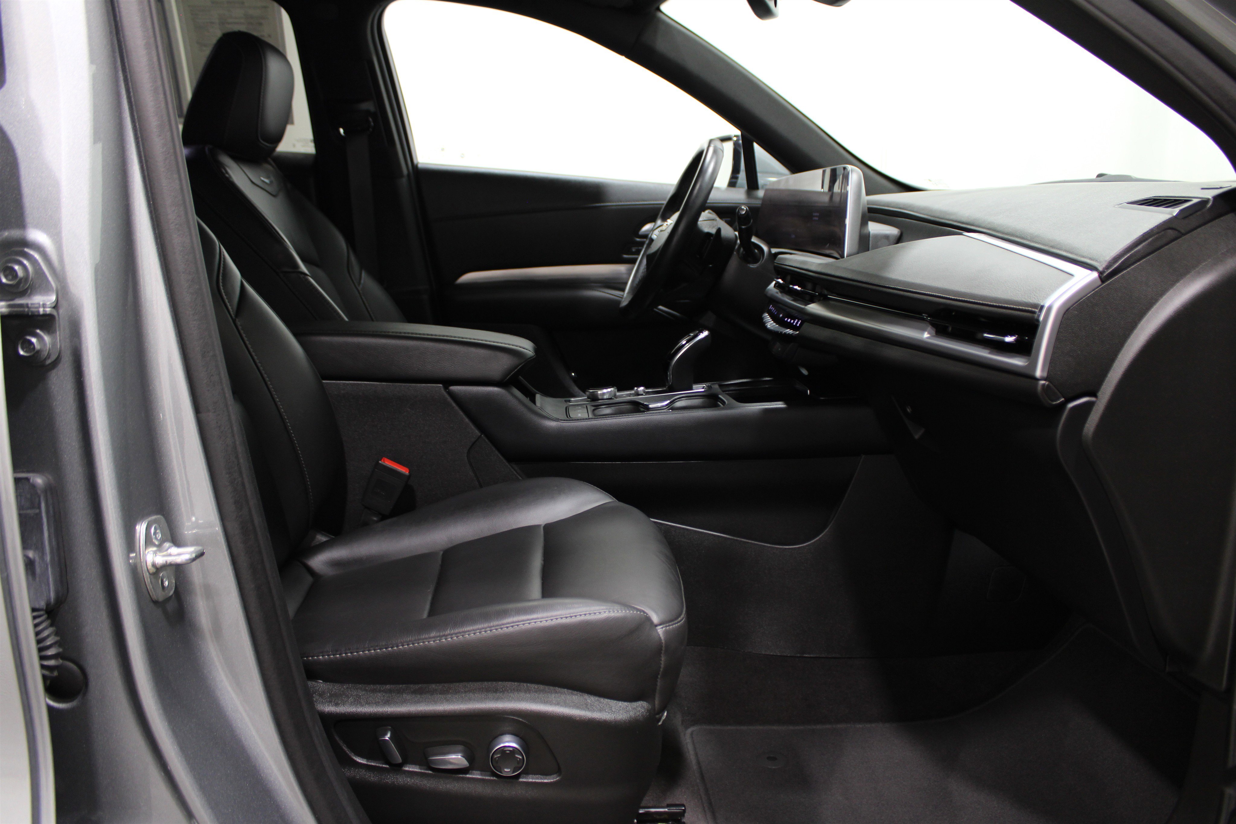 2025 Cadillac XT4 Premium Luxury photo 23
