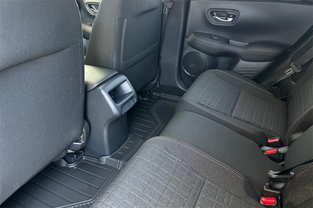 2026 Honda HR-V Sport photo 9