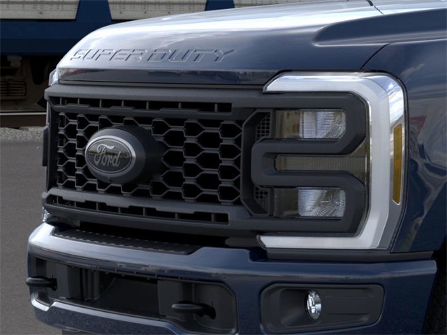2025 Ford F-350 photo 14