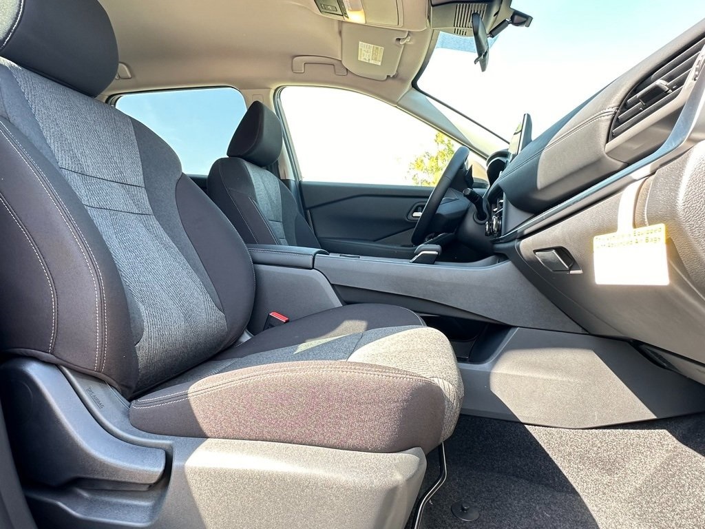 2026 Nissan Rogue SV photo 24