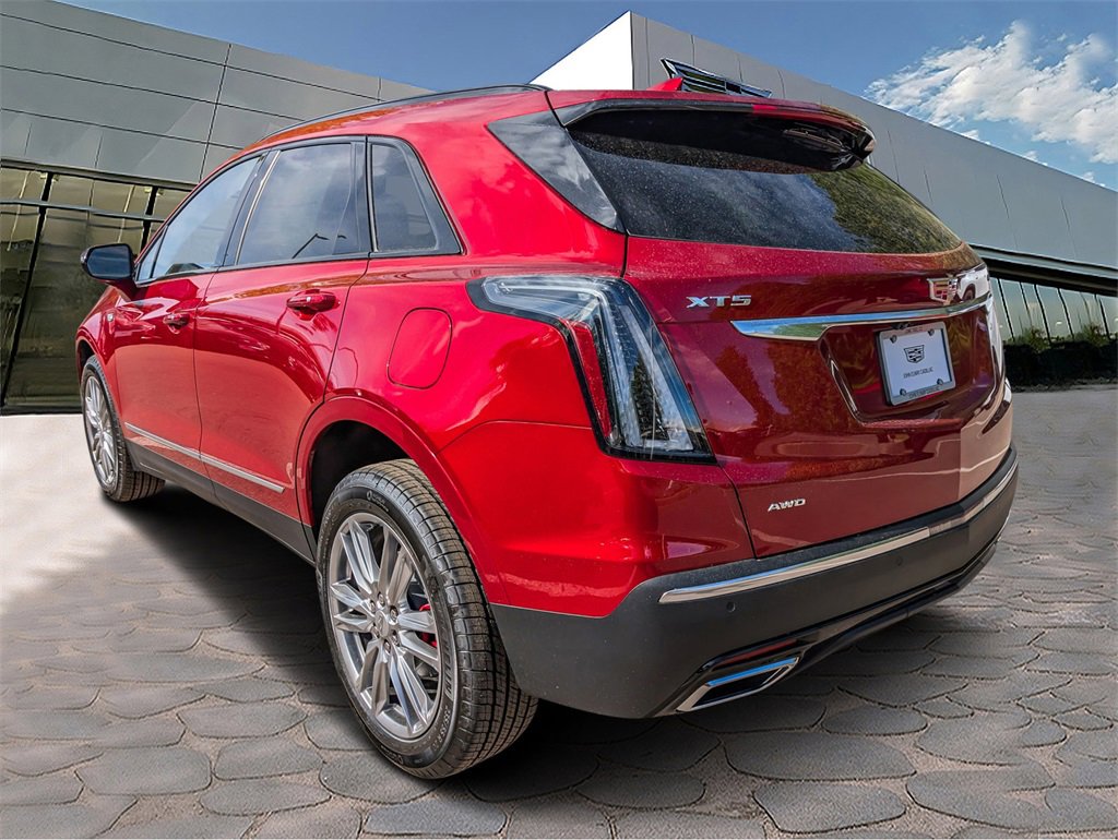 2025 Cadillac XT5 Sport photo 3