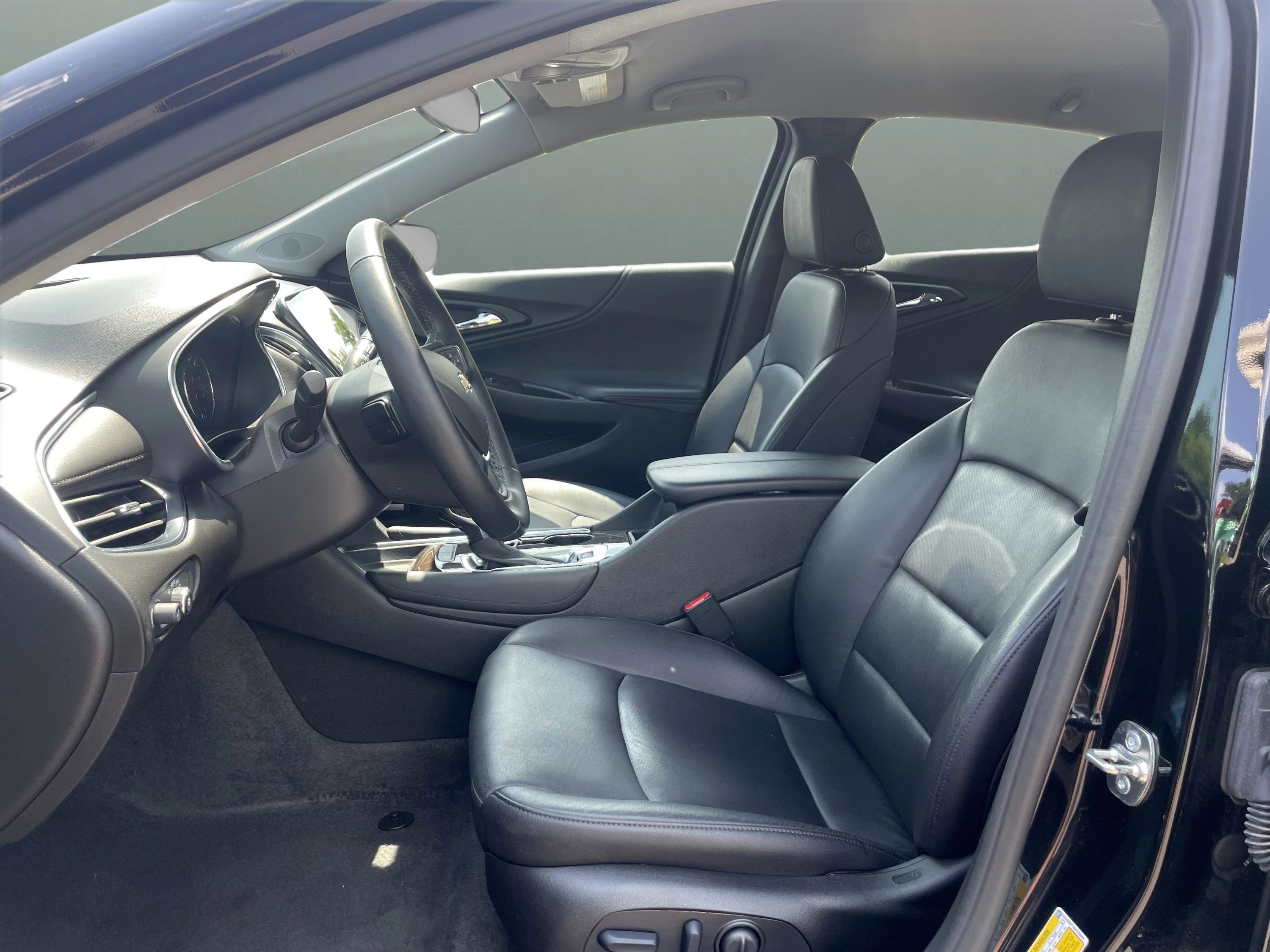 2024 Chevrolet Malibu Premier 2LT photo 17