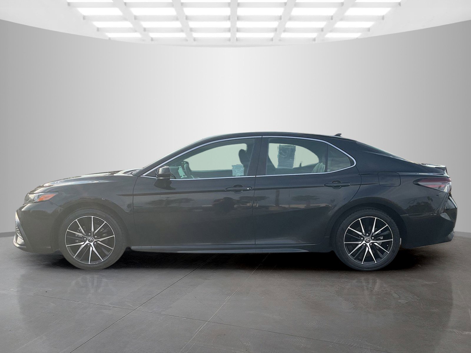 2021 Toyota Camry SE photo 6