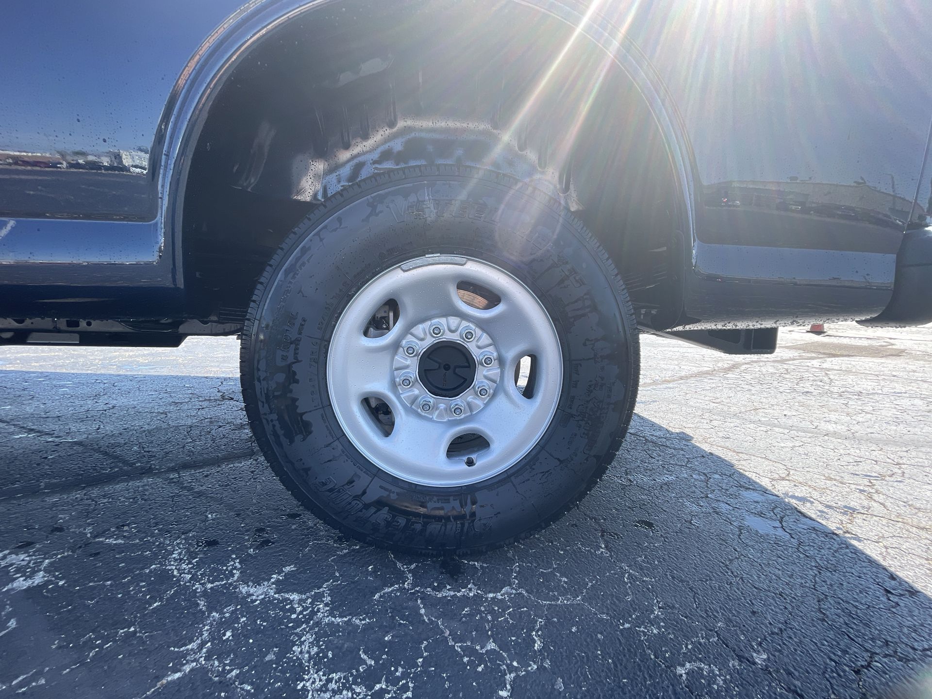 2025 Chevrolet Express Cargo 3500 photo 38
