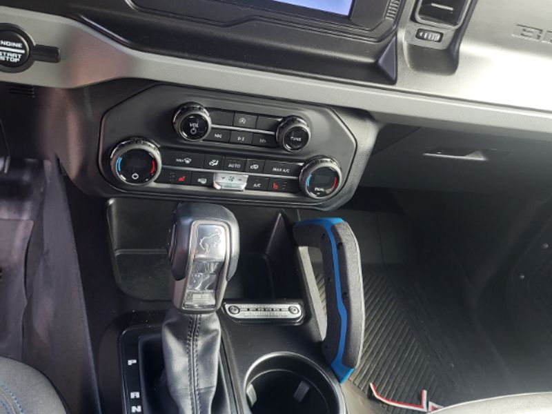 2021 Ford Bronco Black Diamond photo 9