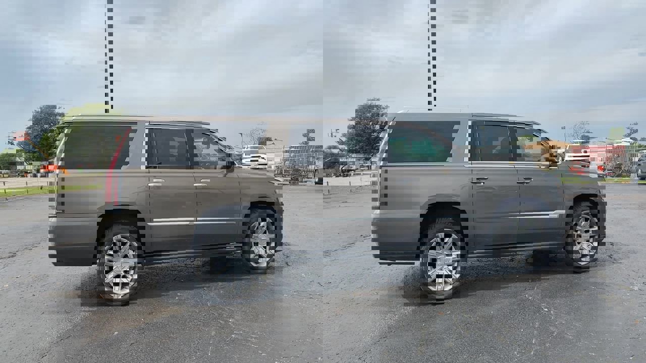 2016 Cadillac Escalade ESV Premium photo 9