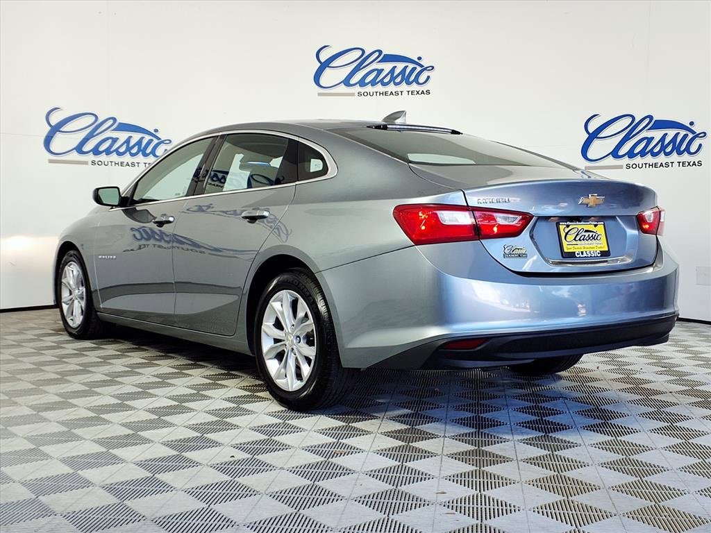 2023 Chevrolet Malibu 1LT photo 2