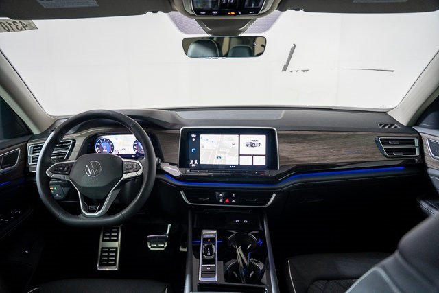 2025 Volkswagen Atlas SEL Premium R-Line photo 32