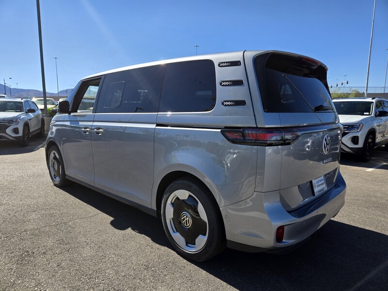 2025 Volkswagen ID. Buzz Pro S photo 3