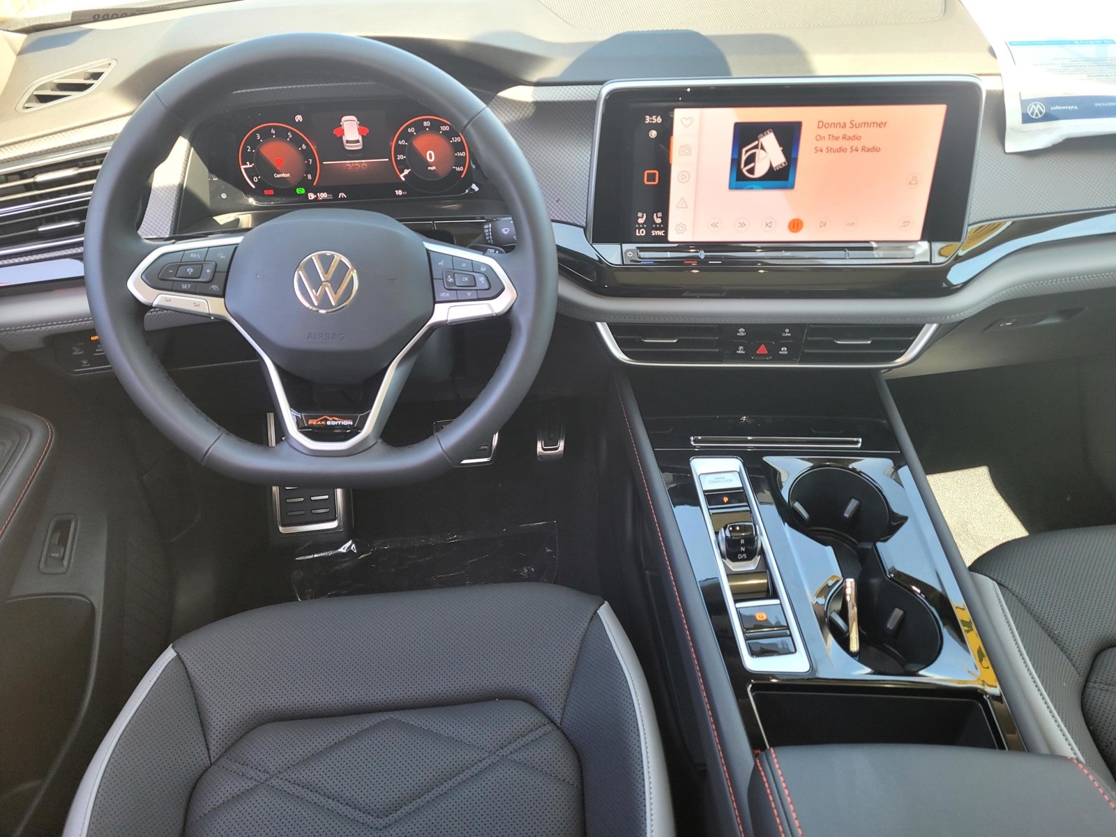 2026 Volkswagen Atlas Peak Edition SE photo 8