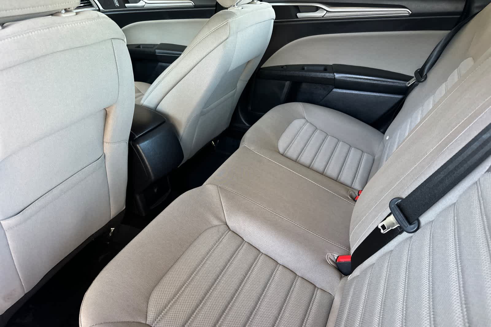 2018 Ford Fusion Hybrid S photo 4