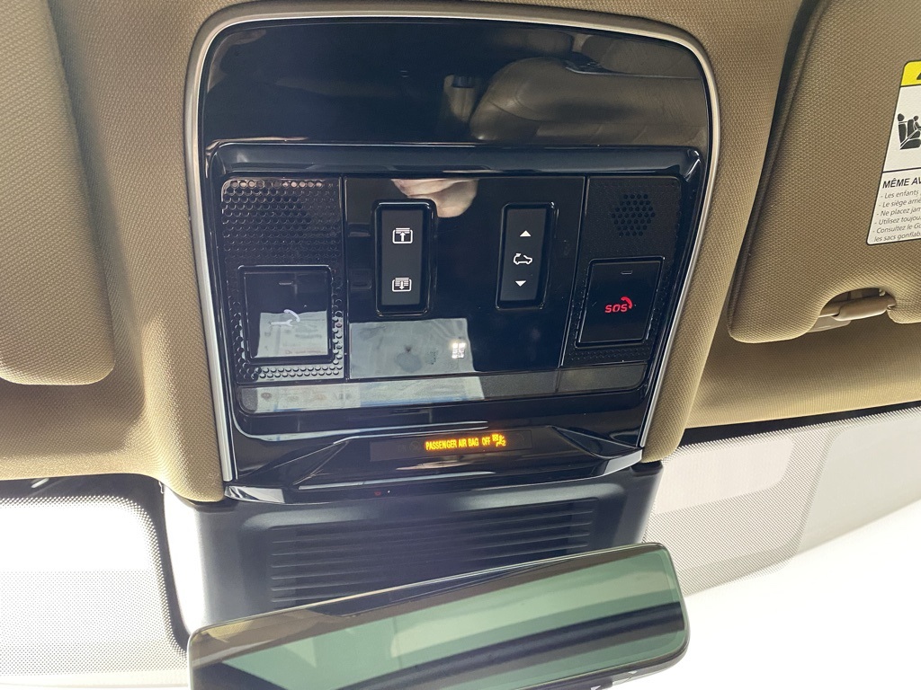 2023 Land Rover Range Rover SE photo 16