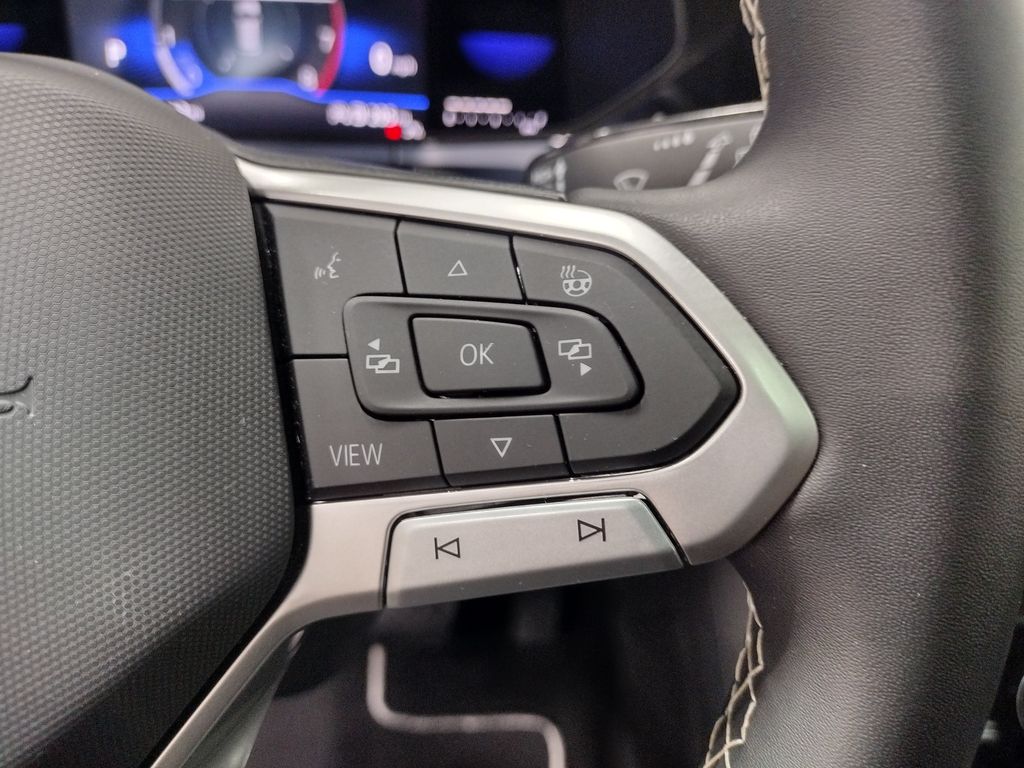 2023 Volkswagen Taos SE photo 24