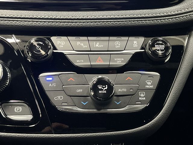 2025 Chrysler Pacifica photo 18