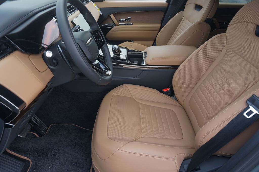 2025 Land Rover Range Rover Sport photo 18